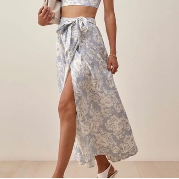 Reformation Palm Linen Baby Blue Maxi Wrap Skirt Size 2 - Picture 1 of 8